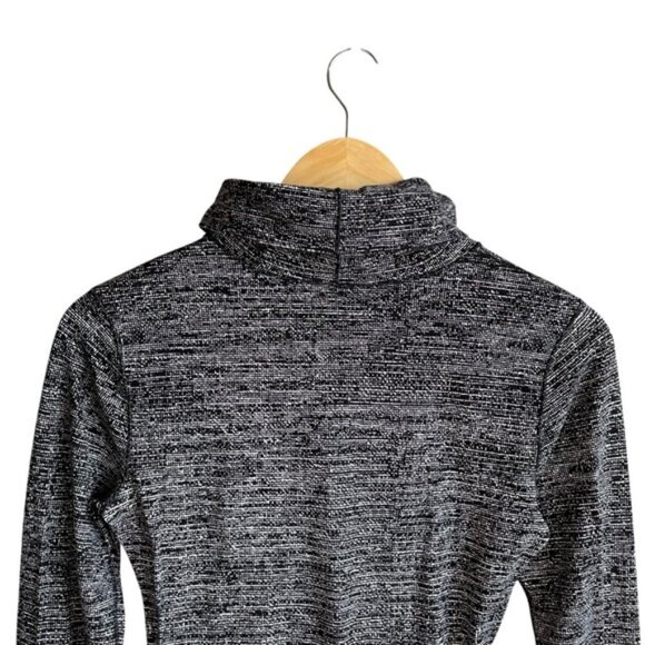 Lululemon Melodic Movement Long Sleeve Size 4 Twillines White Black - Picture 8 of 10